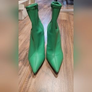 Bar III Green Boot